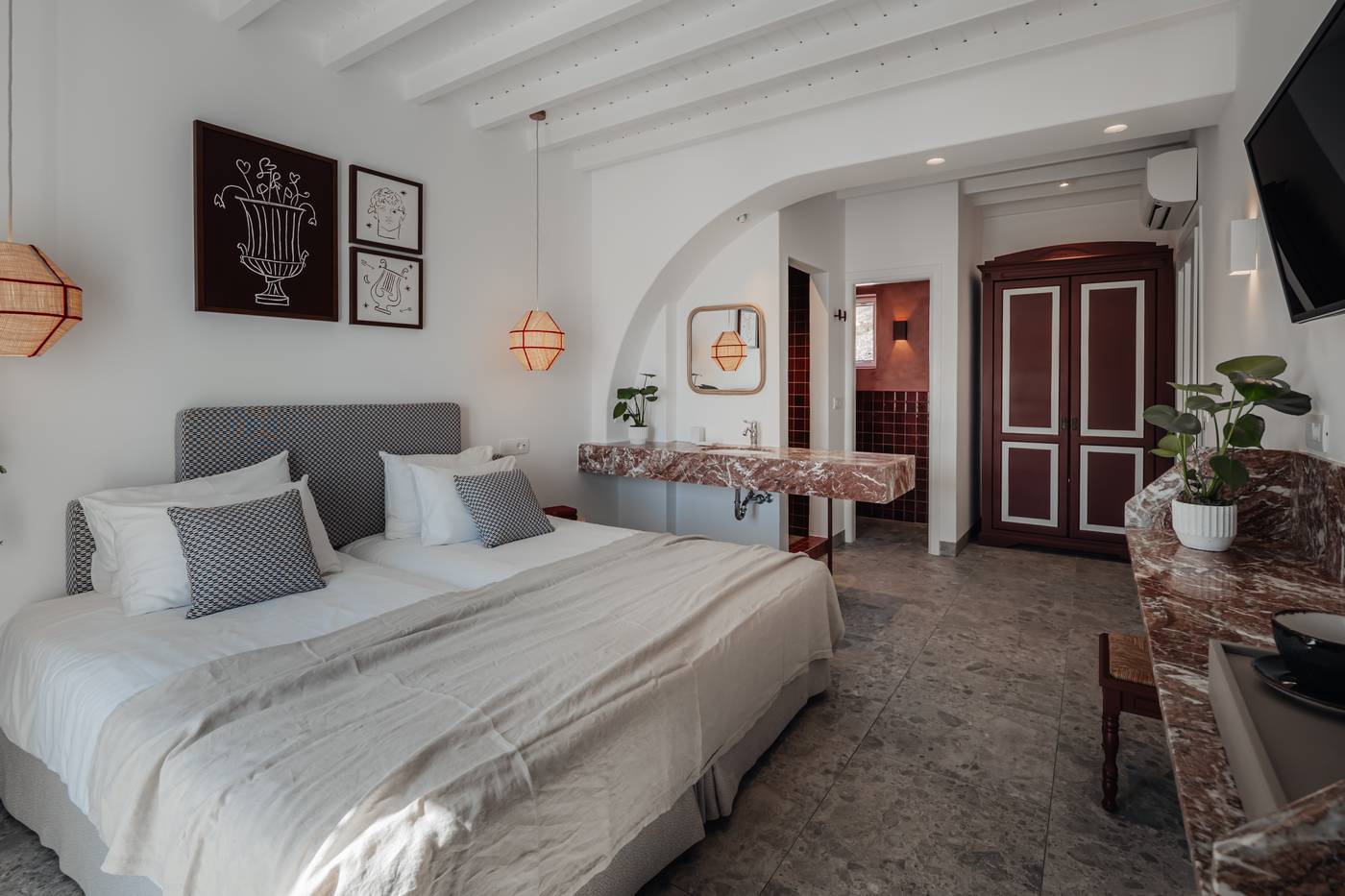 Pelican-Bay---Art-Hotel-Room-14