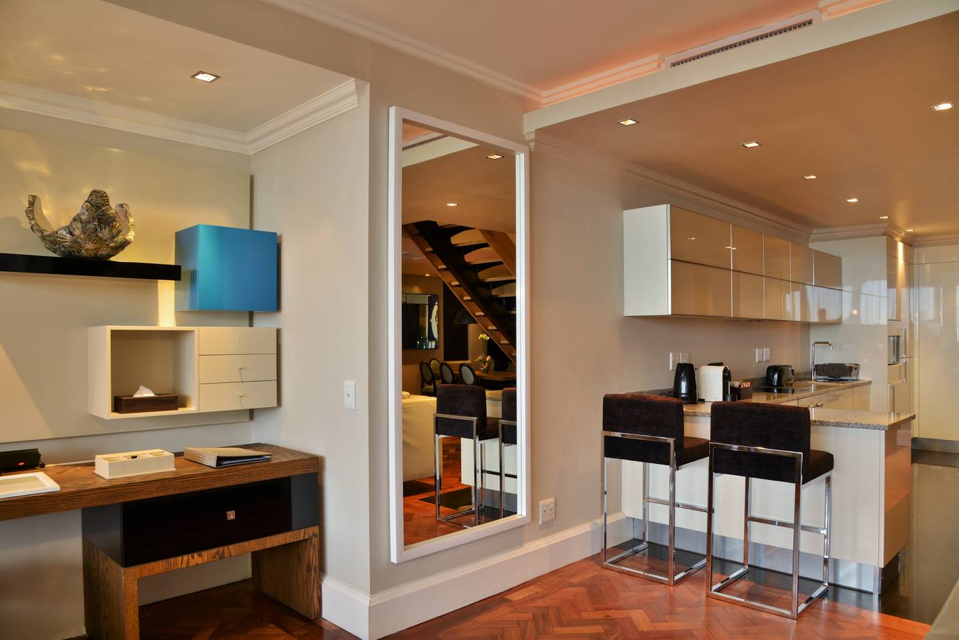 Cape-Royale-Luxury-Hotel-Room-11