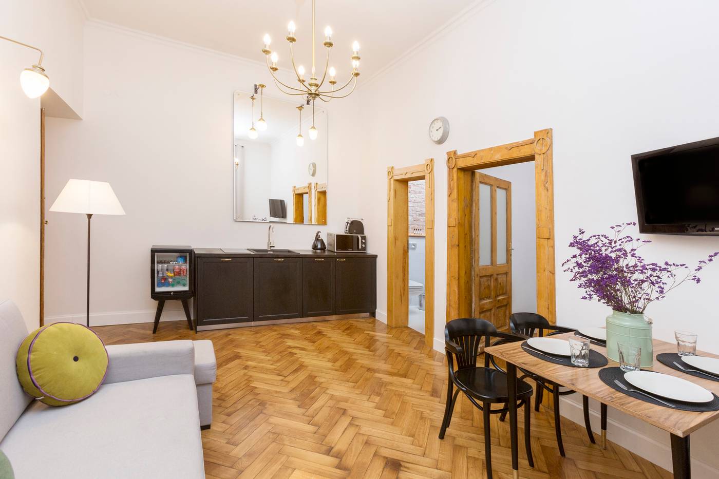 Antique-Apartments-Plac-Szczepanski-Room-26