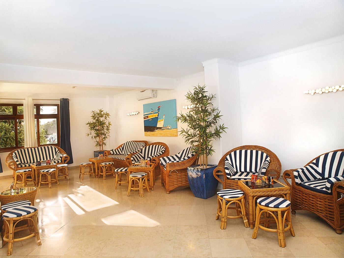 Mirachoro-Sol-Lobby-28