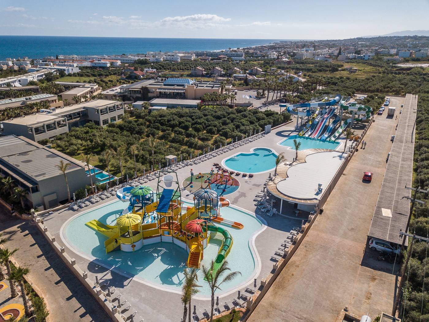 Stella-Palace-Aqua-Park-Resort-Pool-2