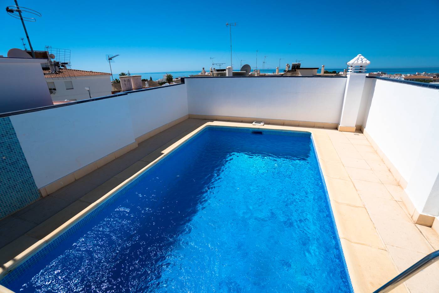 Apartamentos-Tur----sticos-Manuel-Mart----n-Pool-2