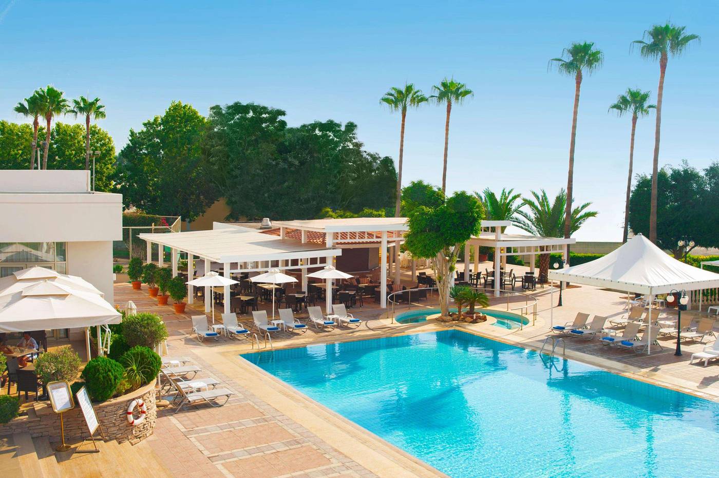 Ajax-Hotel-Pool-1