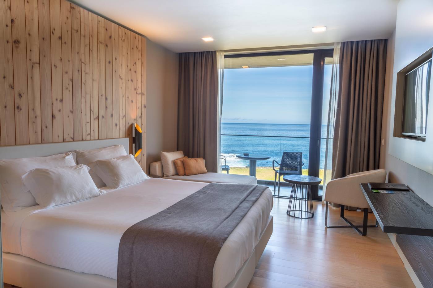 Pedras-do-Mar-Resort---Spa-Room-15