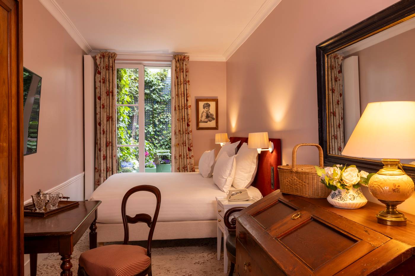 Le-Saint-Gregoire-Room-6