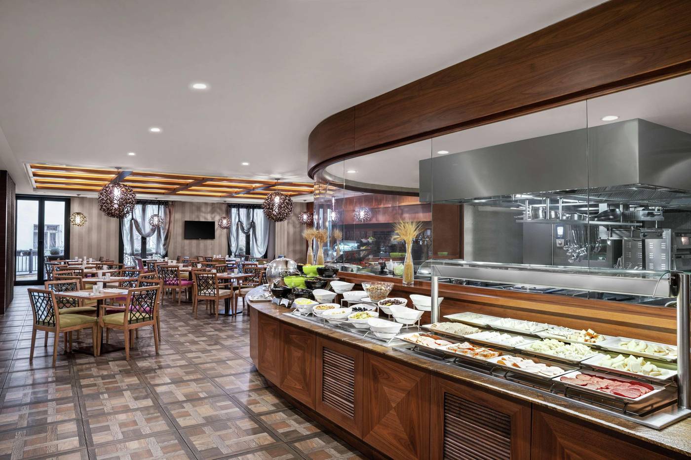 DoubleTree-By-Hilton-Istanbul-Esentepe-Restaurant-38