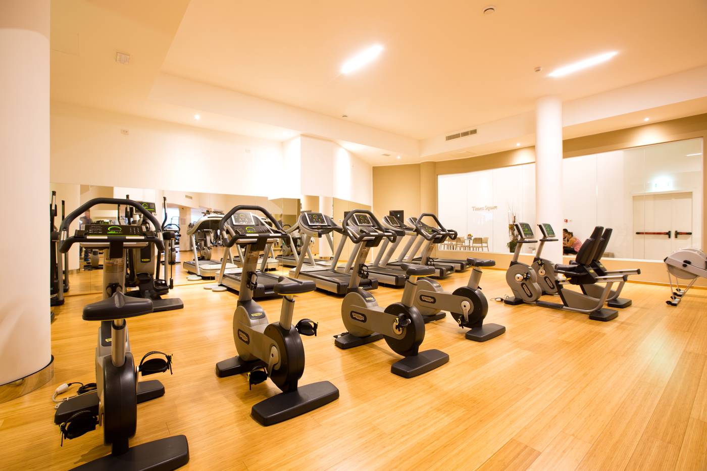 Mercure-Olbia-Sports-and-Entertainment-61