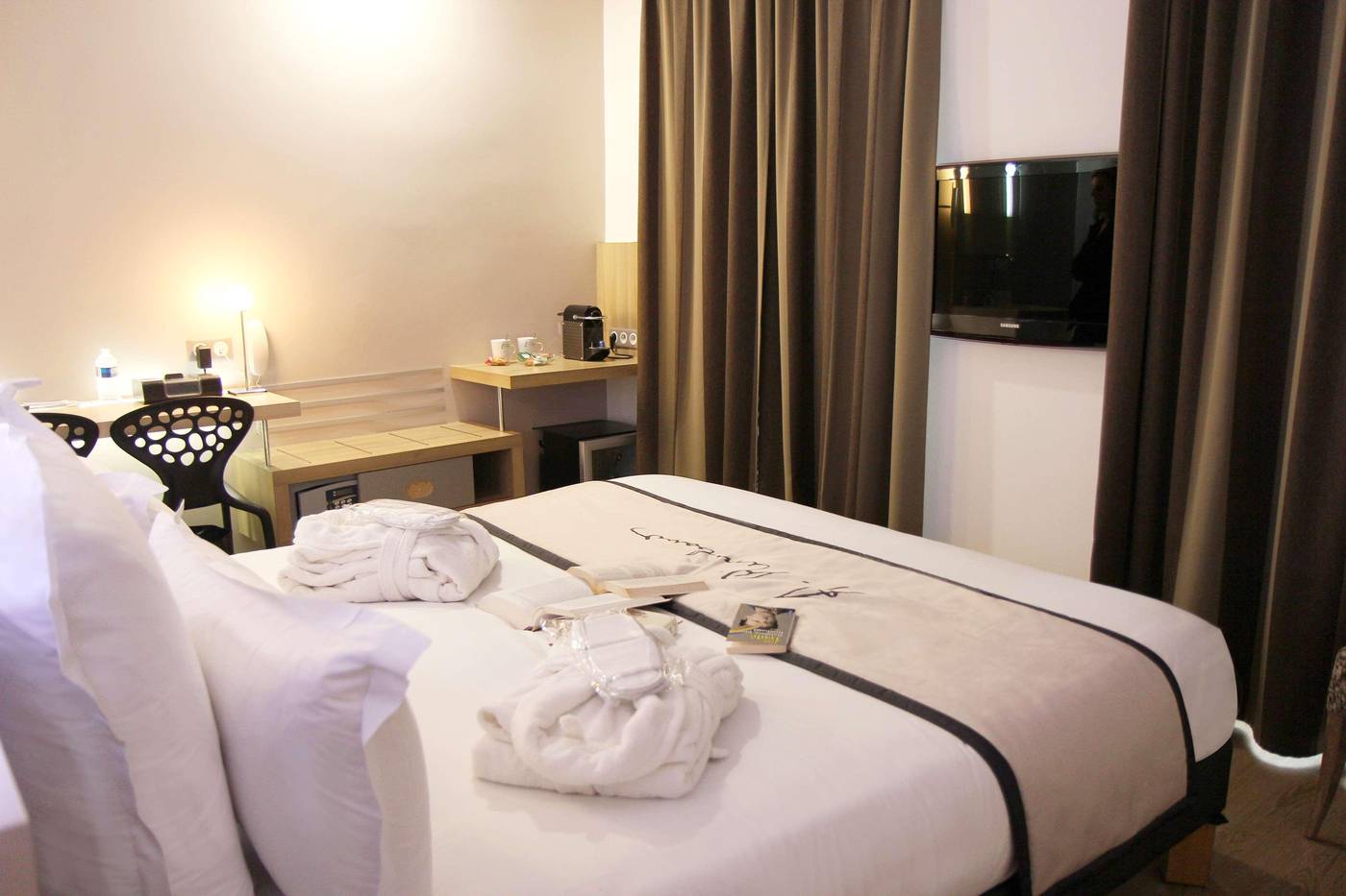 Hotel-Litteraire-Arthur-Rimbaud--BW-Signature-Coll-Room-50