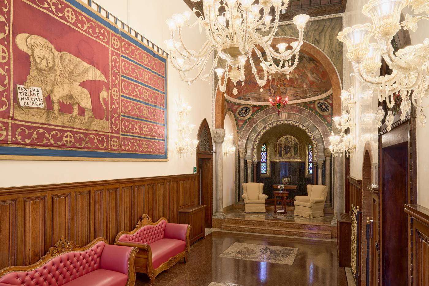 Palazzo-Stern-Lobby-10