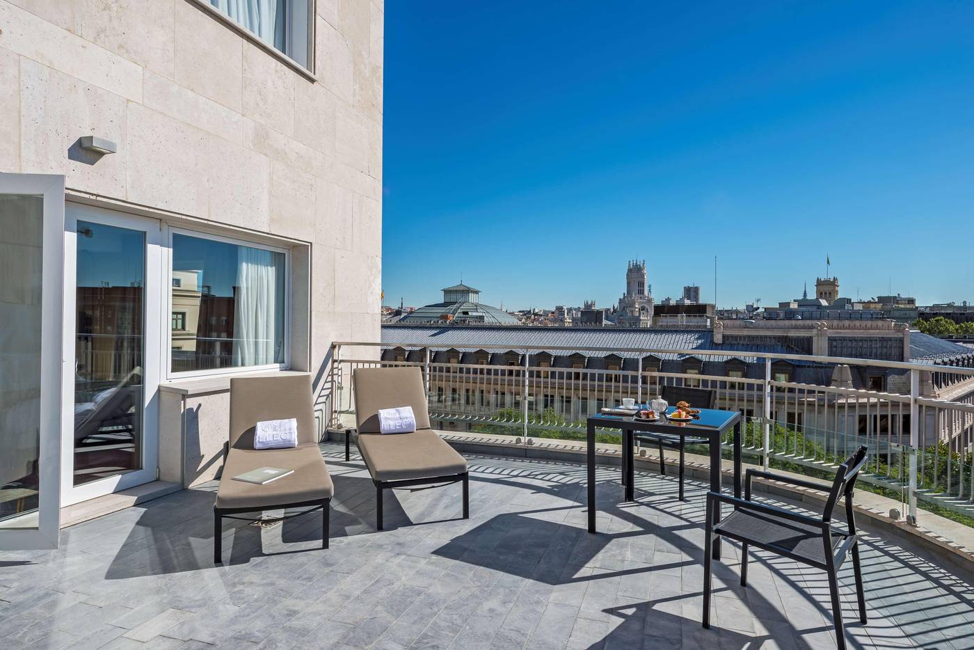 NH-Collection-Madrid-Suecia-Room-3