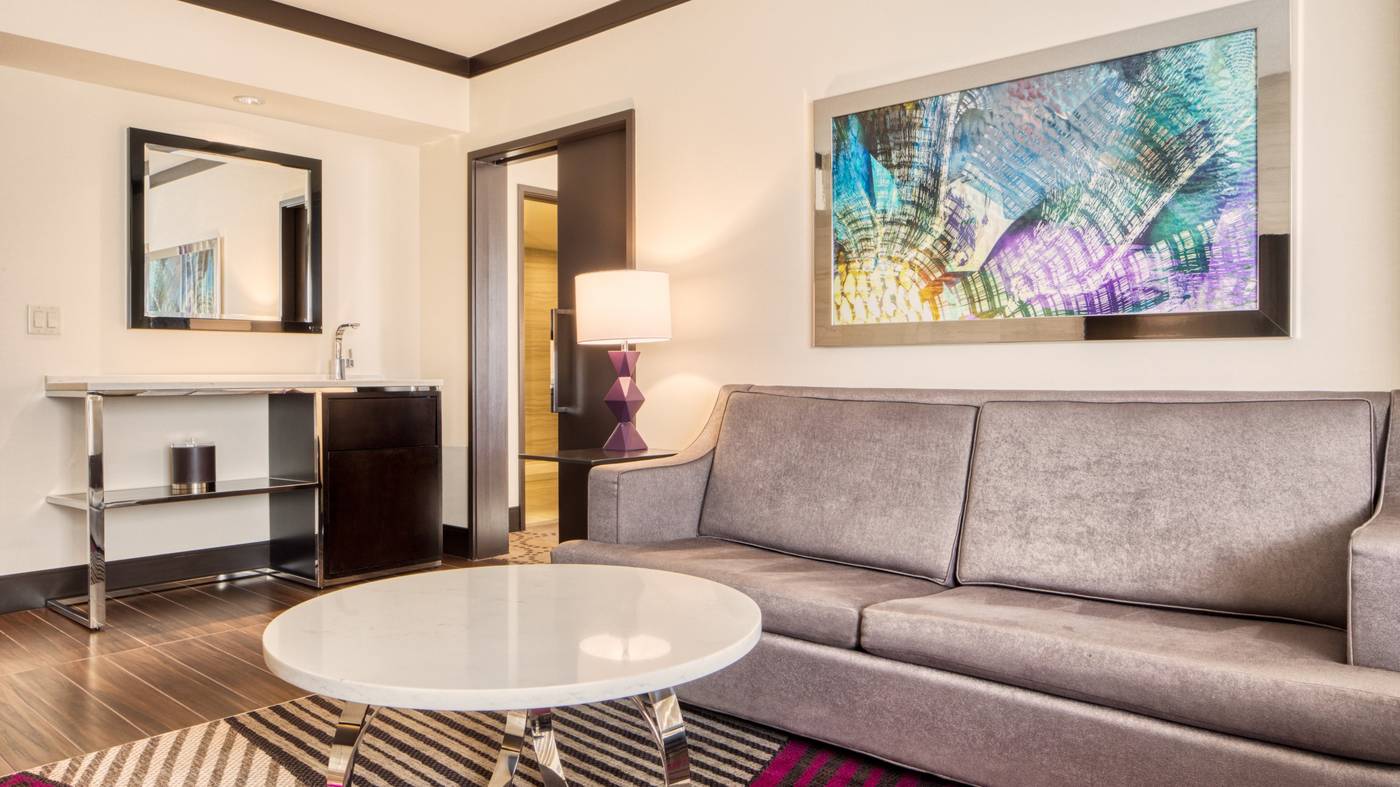 Harrah-s-Las-Vegas-Casino---Hotel-Room-18