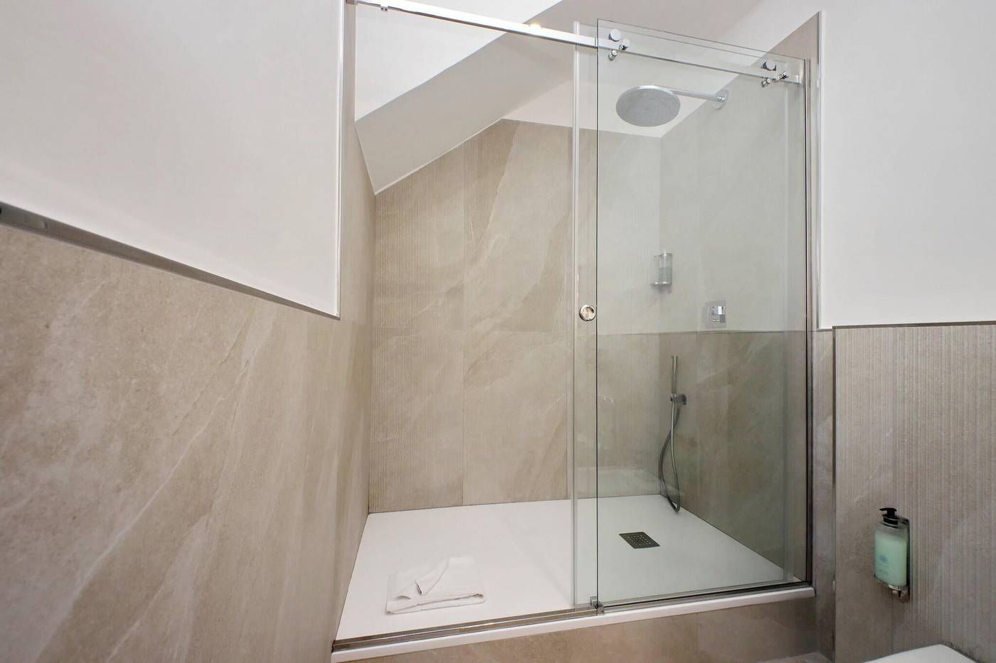 Trevi-Rome-Suite-Room-37