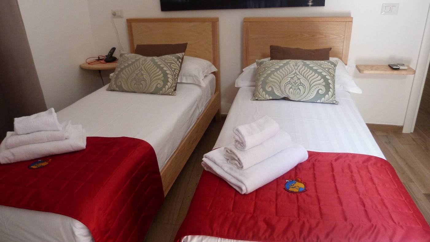 Flatinrome-Trastevere-Deluxe-Rooms-Room-39