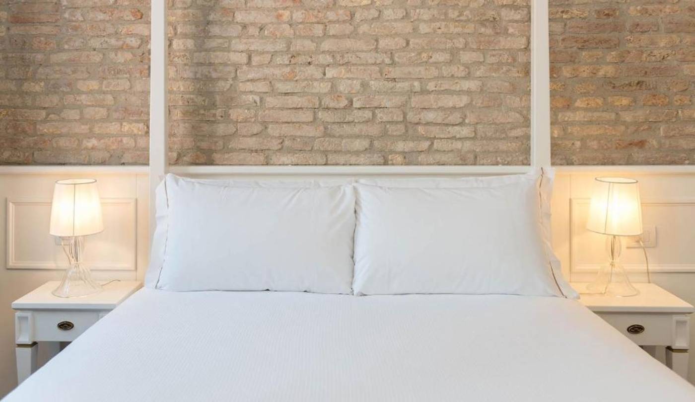 Sonder-Salute-Palace-Room-51