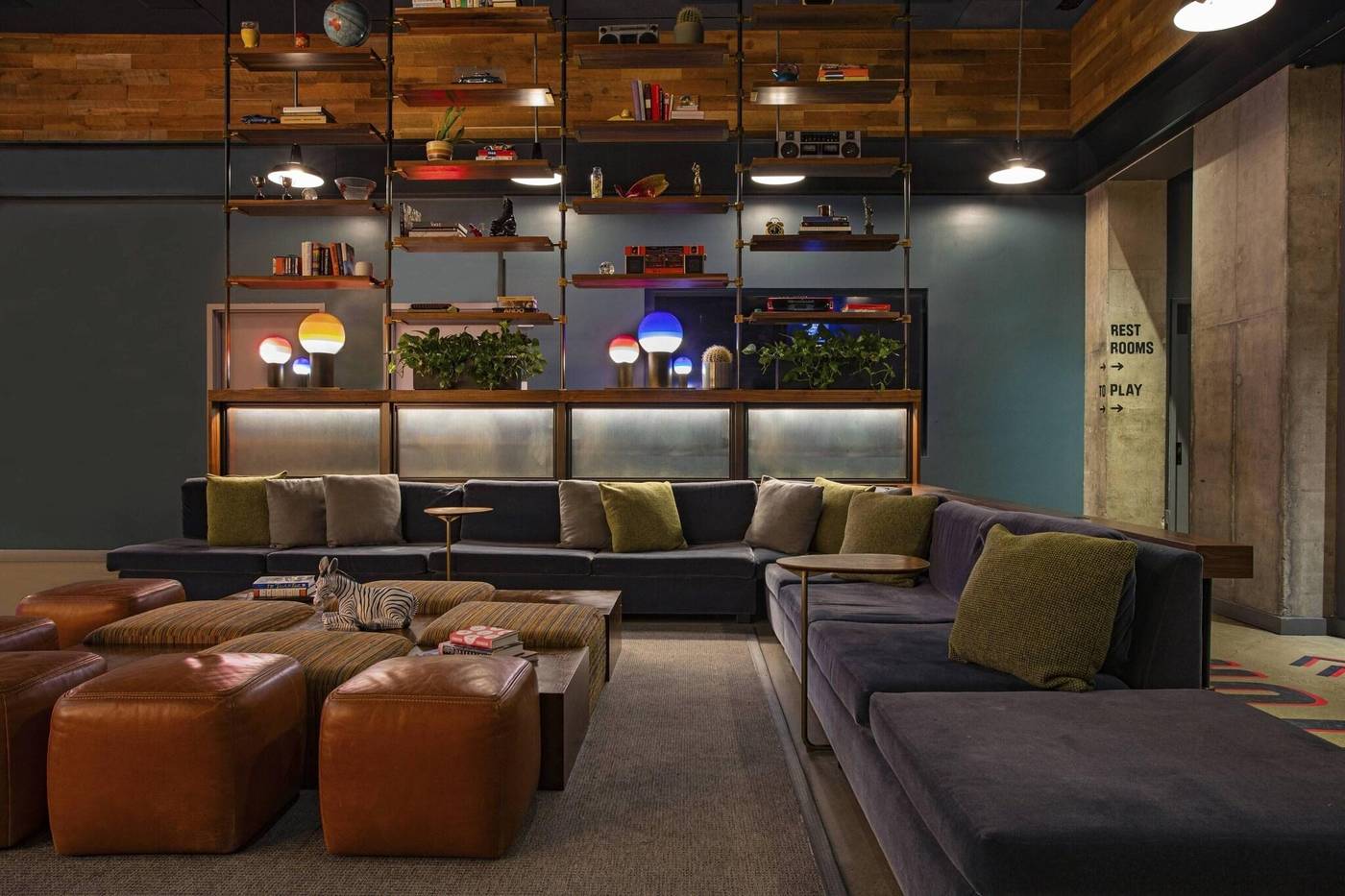 Moxy-NYC-Downtown-Restaurant-14