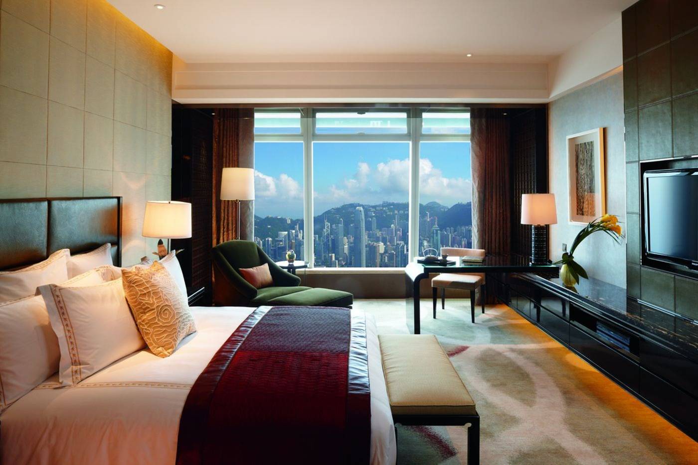 The-Ritz-Carlton--Hong-Kong-Room-35