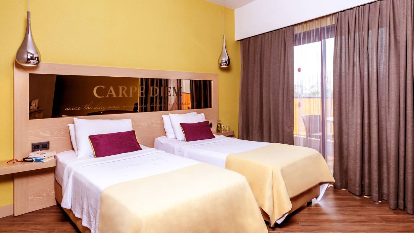 Cosmopolitan-Resort-Hotel-Room-10