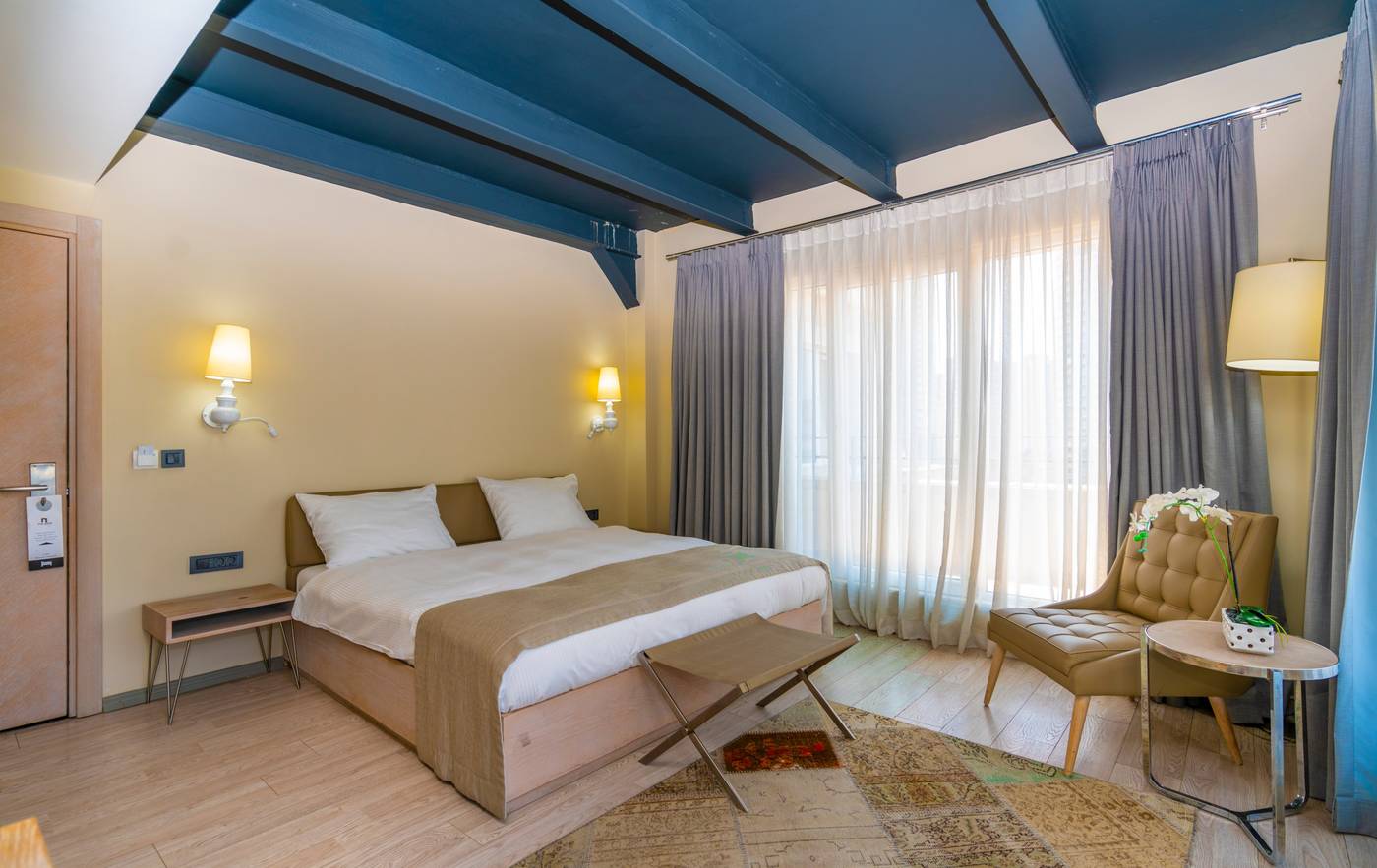 The-Gate-30-Suites-Hotel-Room-8