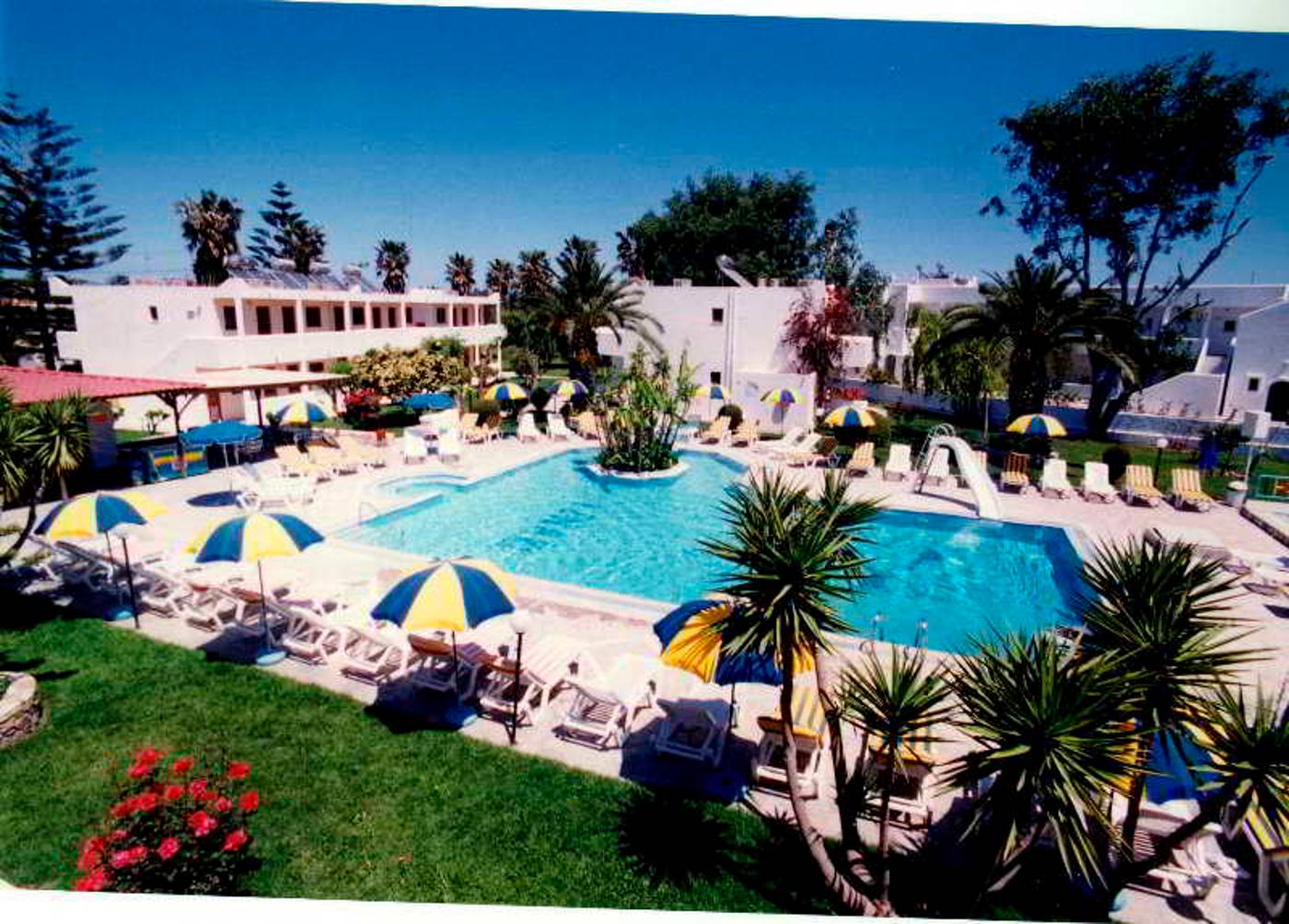 Lenaki-Pool-23
