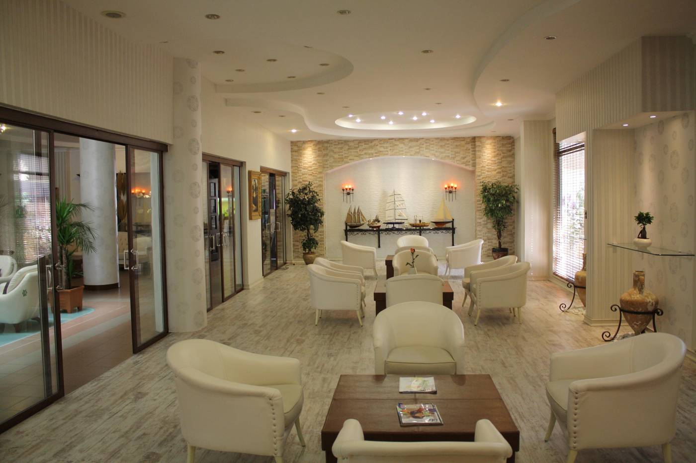 Romance-Beach-Lobby-57