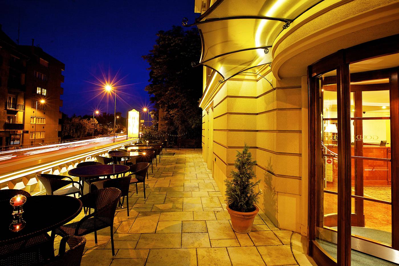 Gold-Hotel-Budapest-Terrace-59