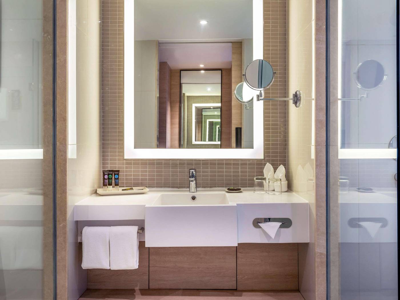 Novotel-Phuket-City--Phokeethra-Room-24