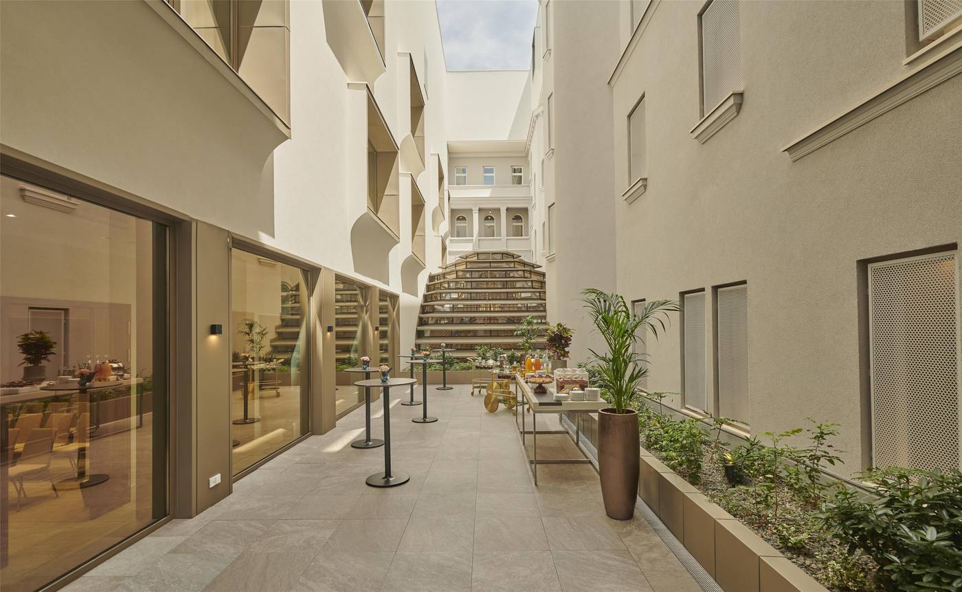 P-risi-Udvar-Hotel-Budapest--part-of-Hyatt-Sports-and-Entertainment-1