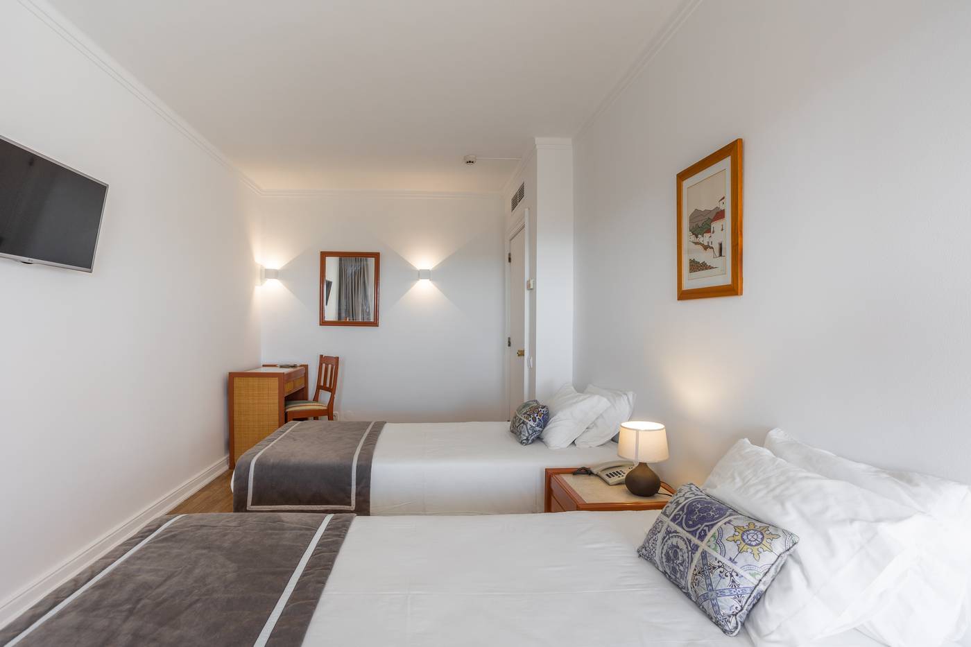 Clube-Do-Lago-Room-18