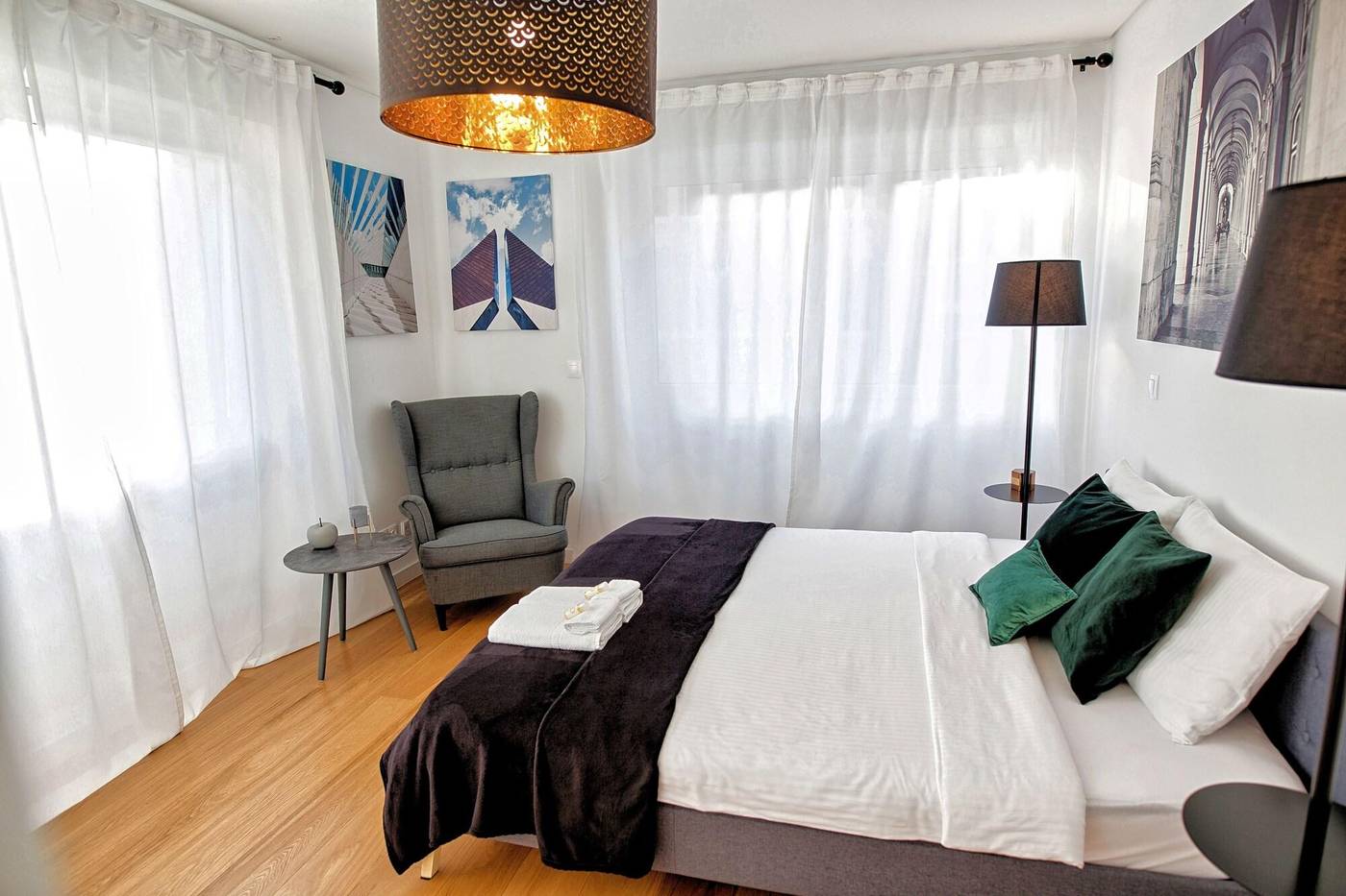 Industrial-Lisbon-Apartment---Adults-Only-Room-7