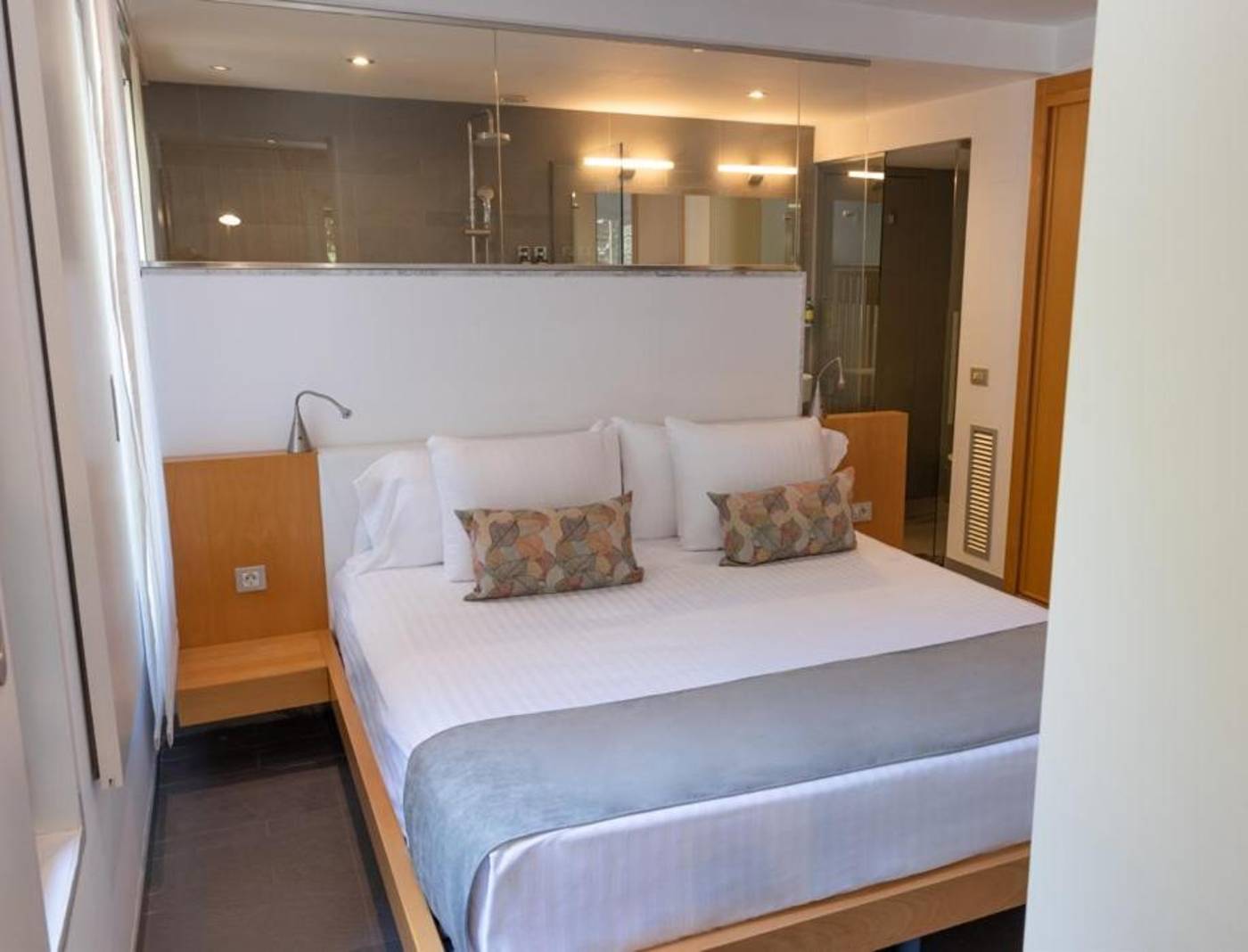 NM-suites-Hotel-Room-25