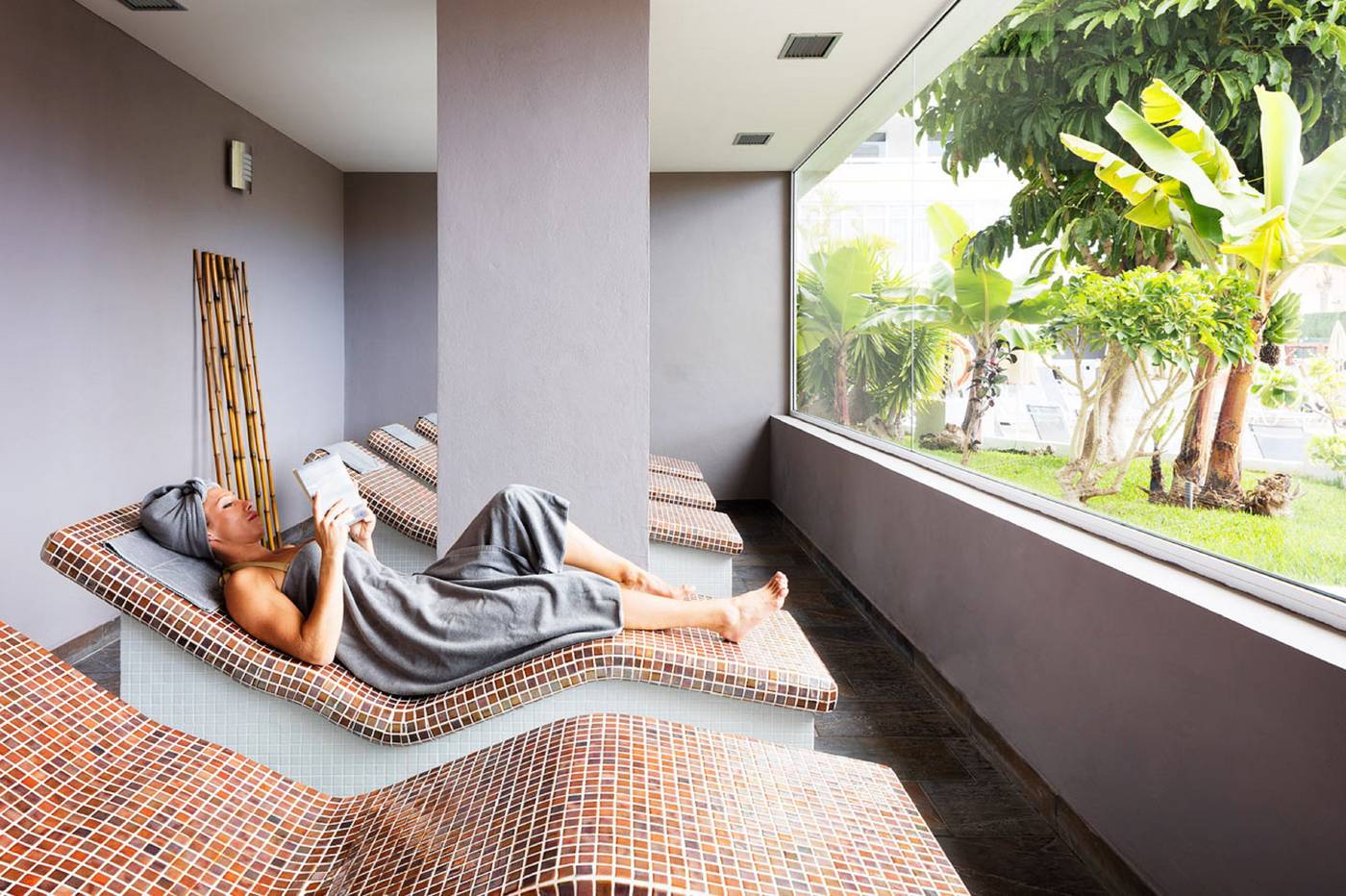 Coral-Suites---Spa---Adults-Only-Sports-and-Entertainment-71