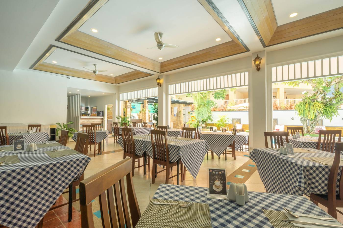 LA-Vintage-Resort--Former-Poppa-Palace--Restaurant-46