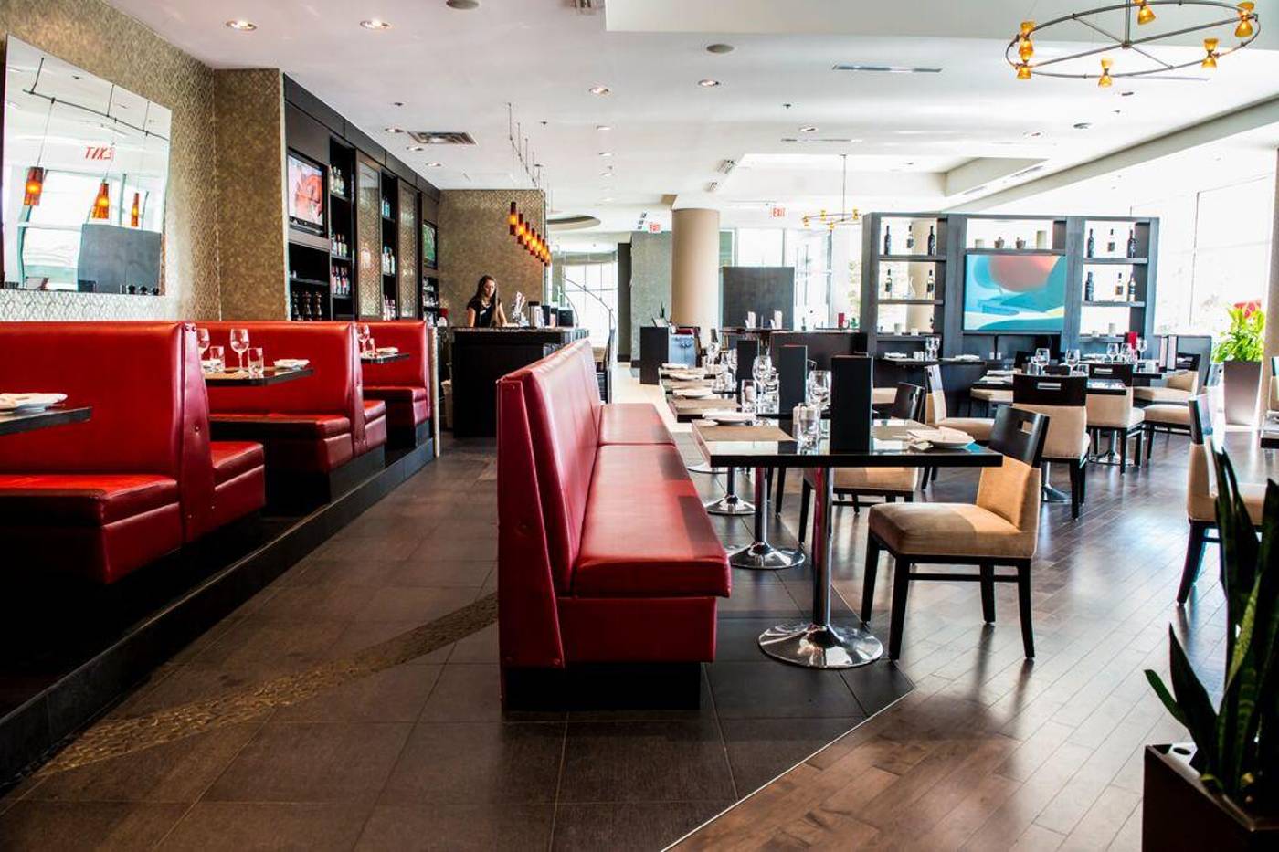 Pinnacle-Hotel-at-the-Pier-Restaurant-16