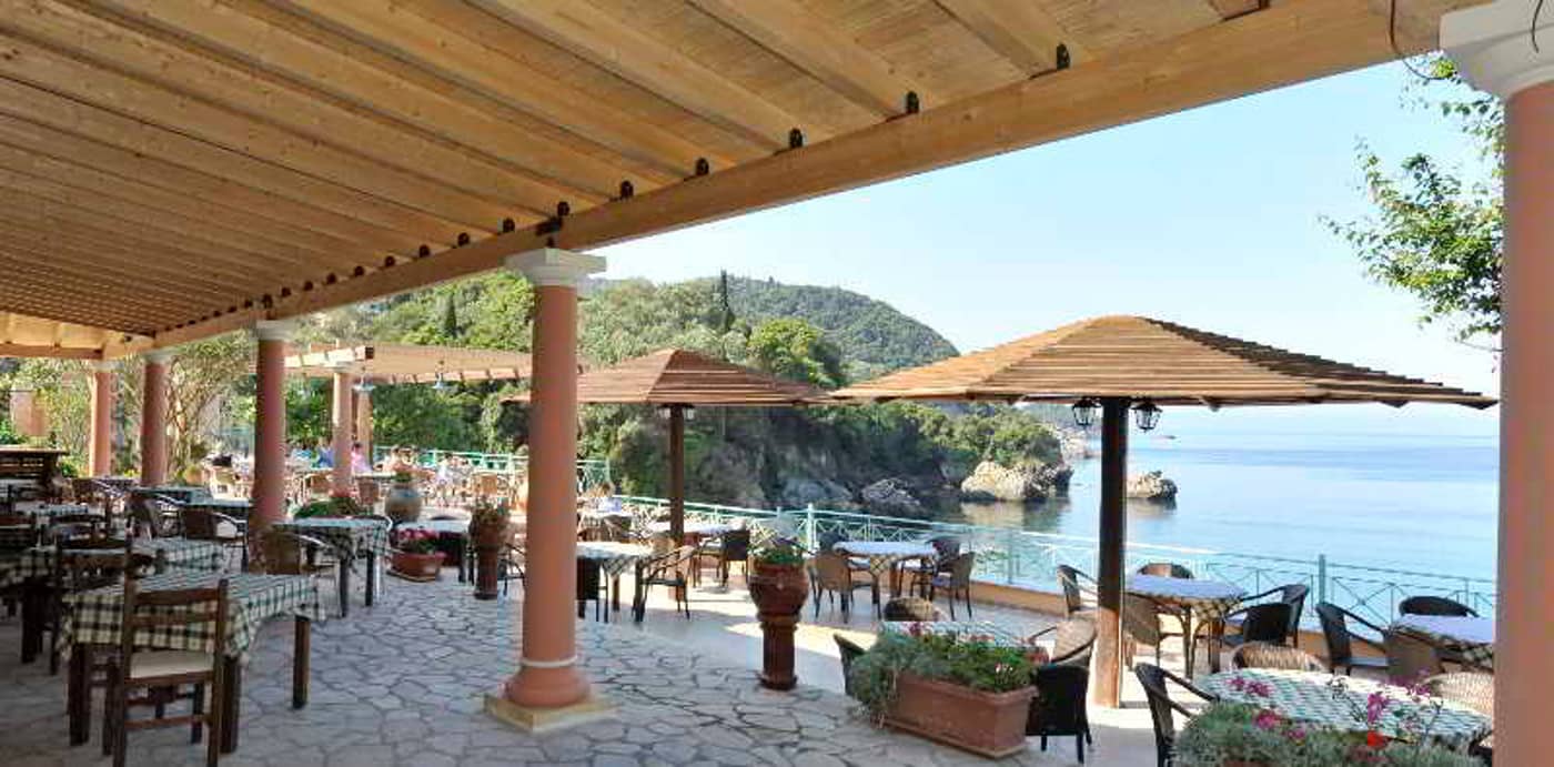 Blue-Princess-Beach-Hotel---Suites-Restaurant-32