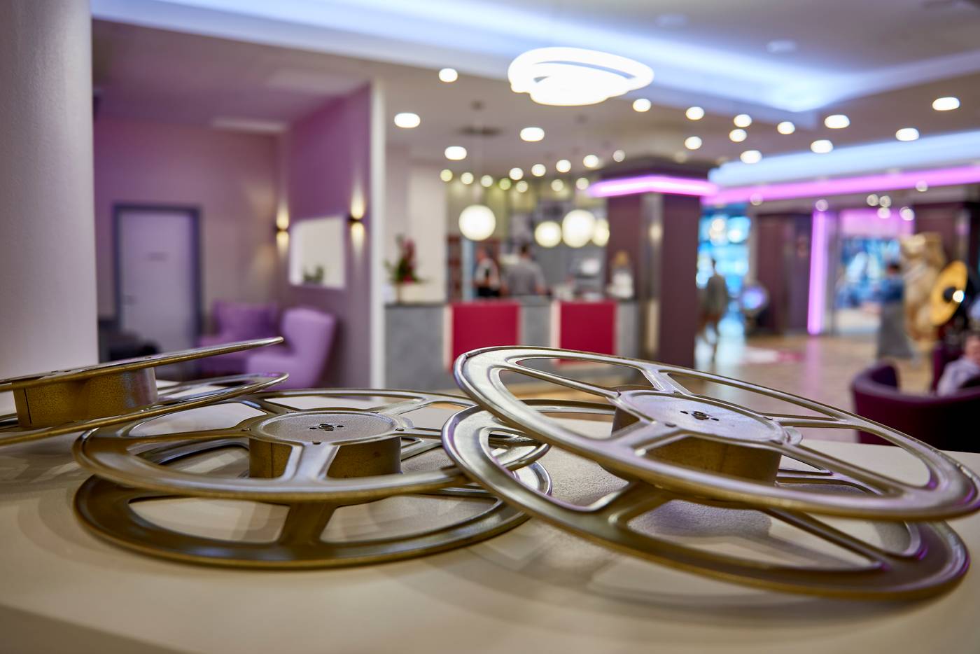 Hollywood-Media-Hotel-Lobby-13