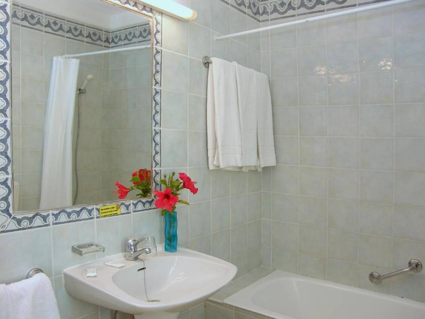 Monica-Isabel-Beach-Club-Room-23