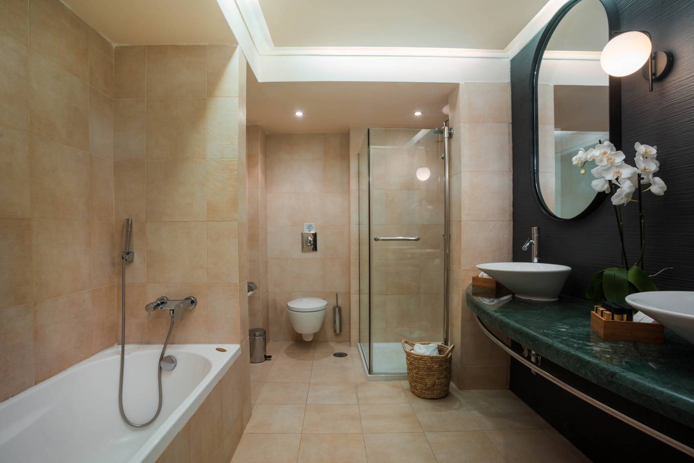 Eden-Roc-Resort-Hotel-Room-34