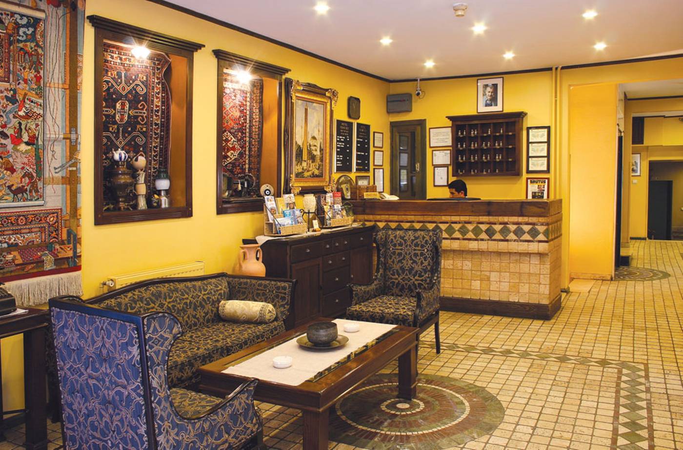 Fehmi-Bey-Lobby-8