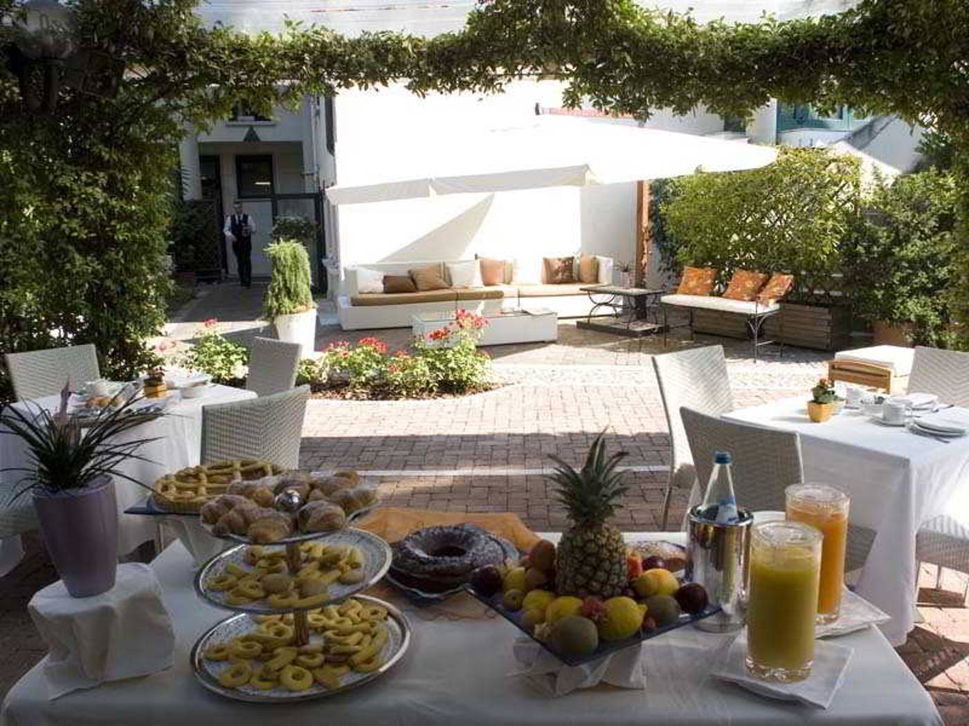 Ai-Pini-Park-Hotel-Terrace-32