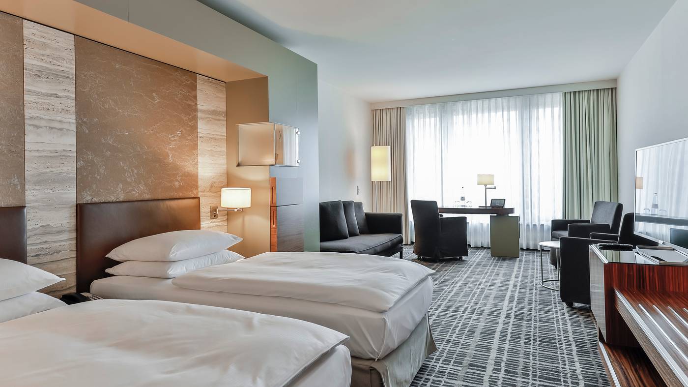 Dorint-Hotel-am-Heumarkt-Koln-Room-19