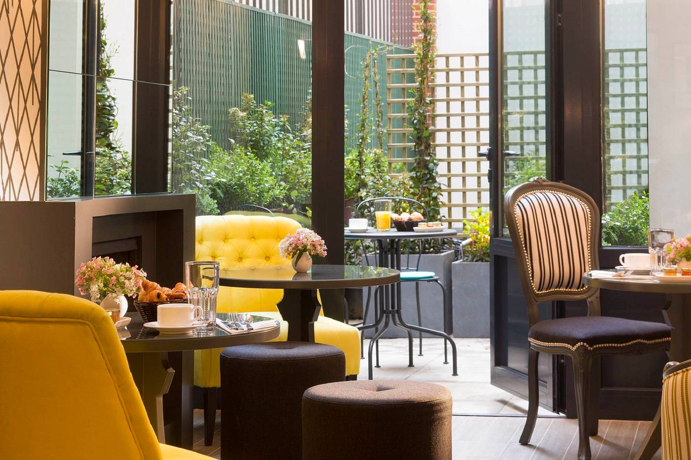 Les-Plumes-Hotel-Restaurant-2