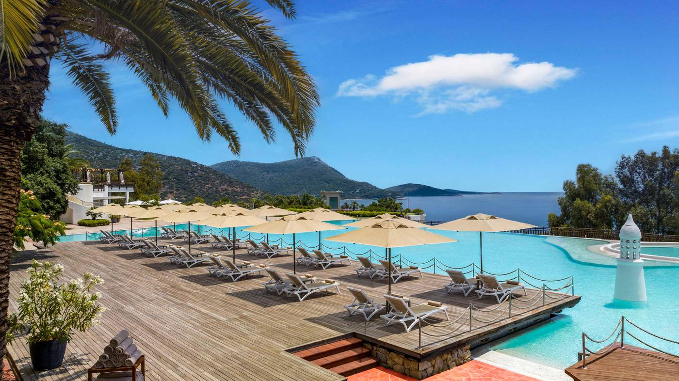 Kempinski-Barbaros-Bay-Bodrum-Pool-9