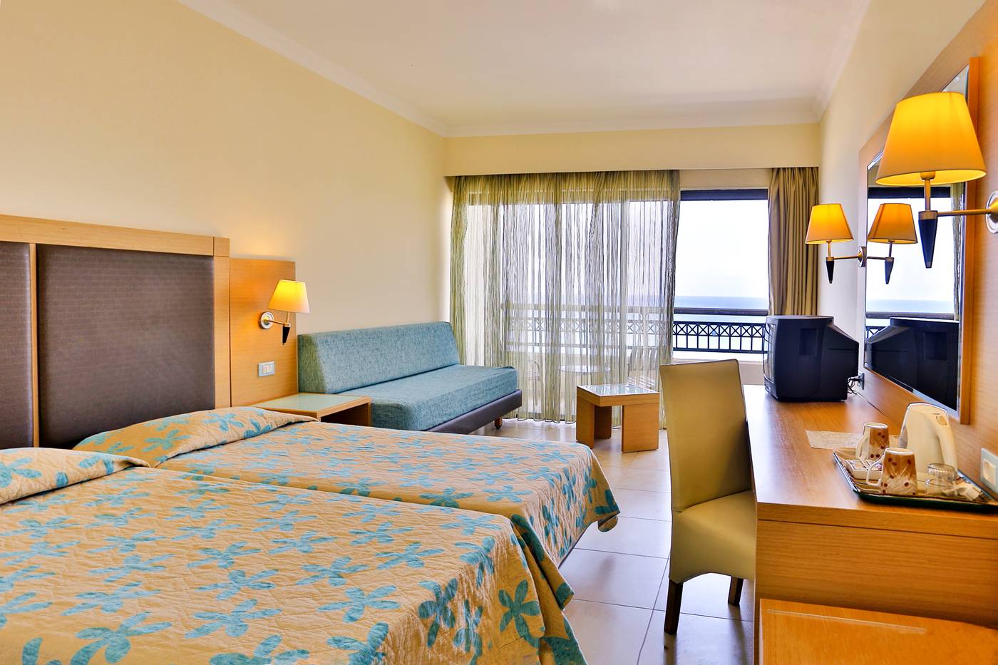 Sol-Cosmopolitan-Rhodes-Room-31