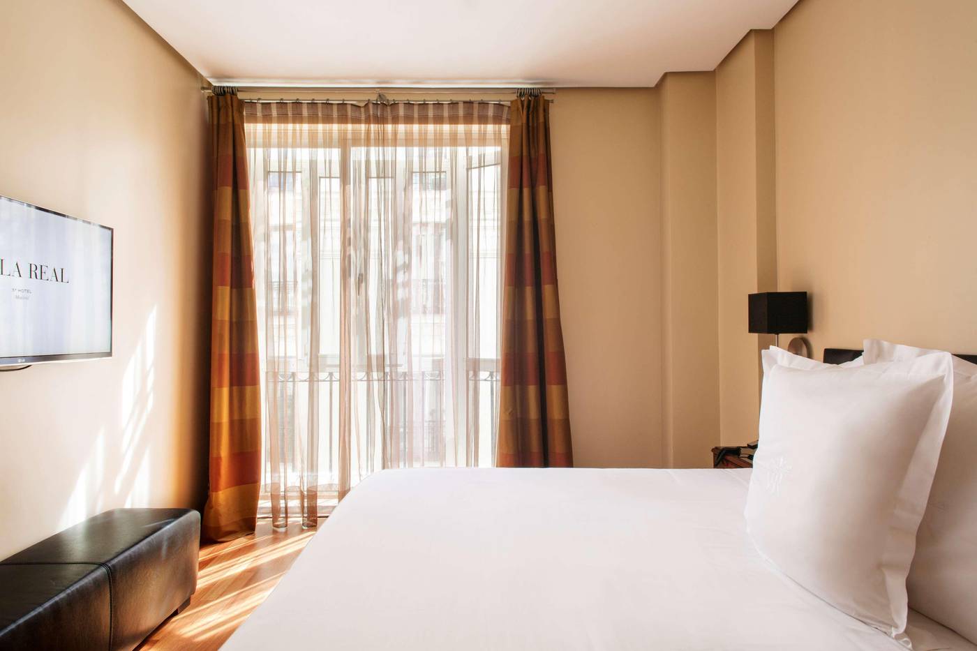 Hotel-Villa-Real-Room-37