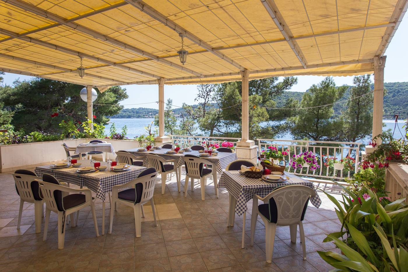 Villa-Malfi-Terrace-64