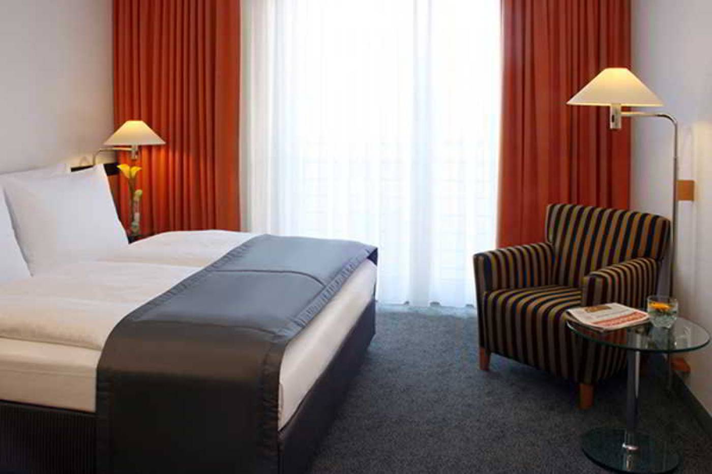 Holiday-Inn-Berlin-City-Center-East-P-Berg--an-IHG-hotel-Room-17