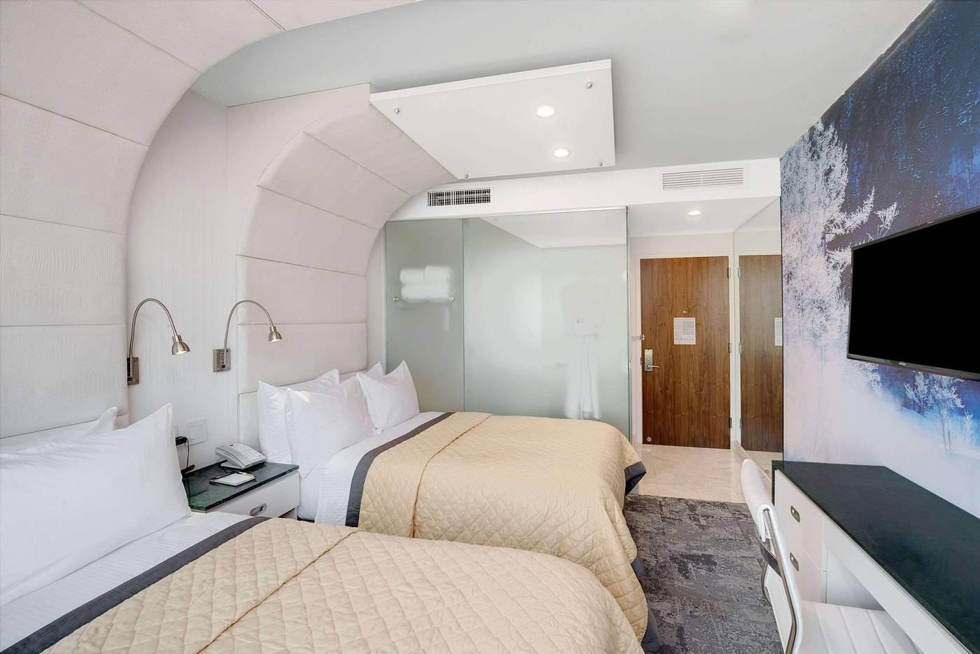 Wyndham-Garden-Brooklyn-Sunset-Park-Room-15