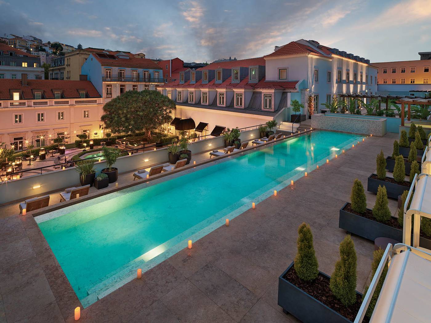 The-One-Palacio-Da-Anunciada-Pool-1