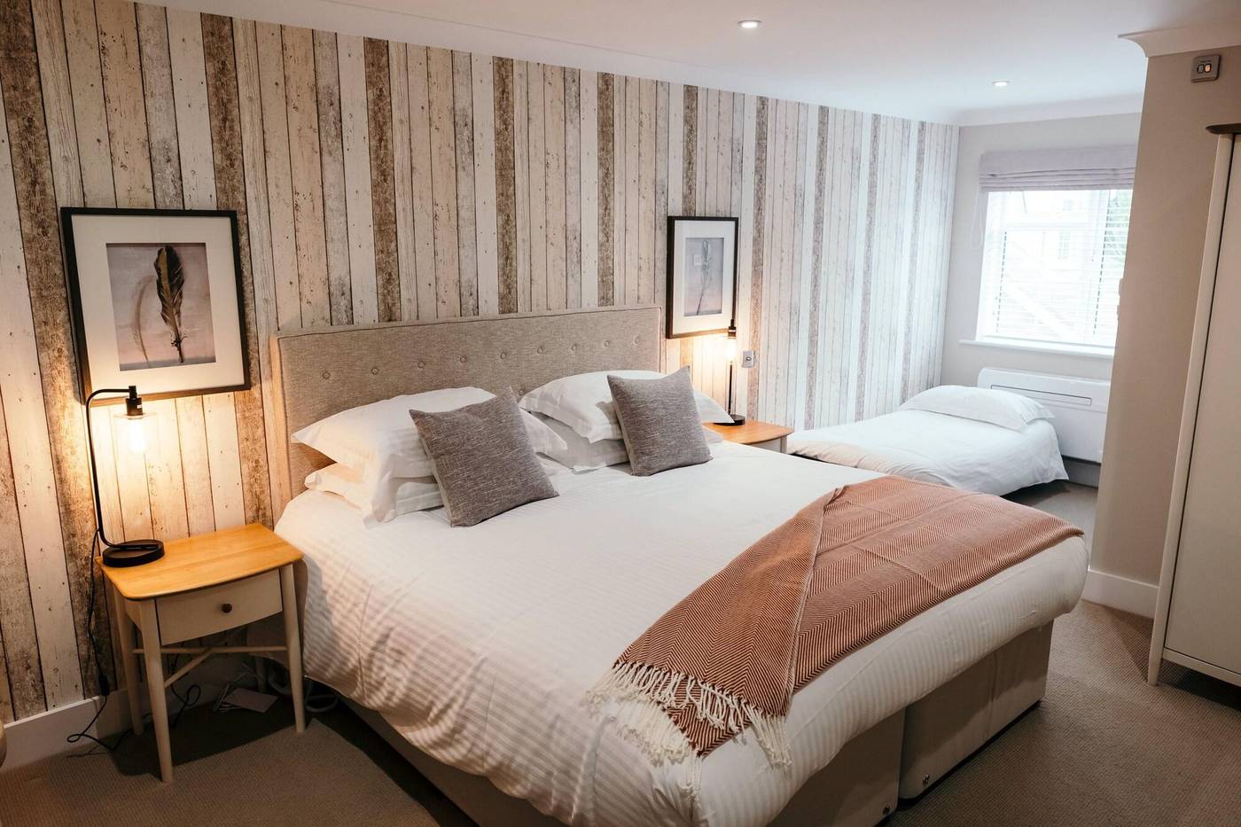 Le-Pommier-Hotel---Restaurant-Room-5