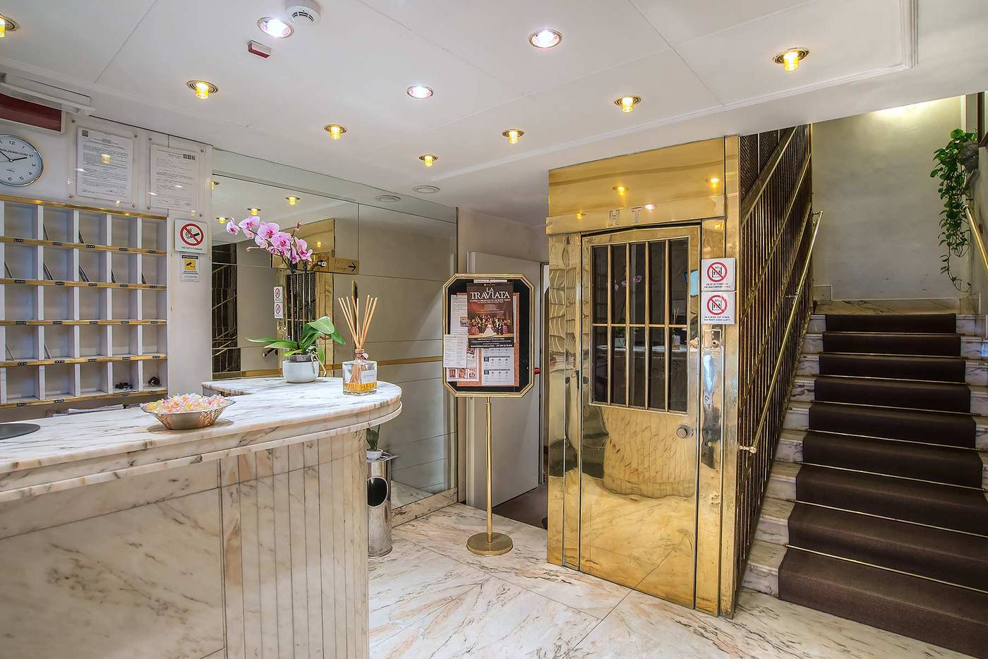 Hotel-Tritone-Lobby-13